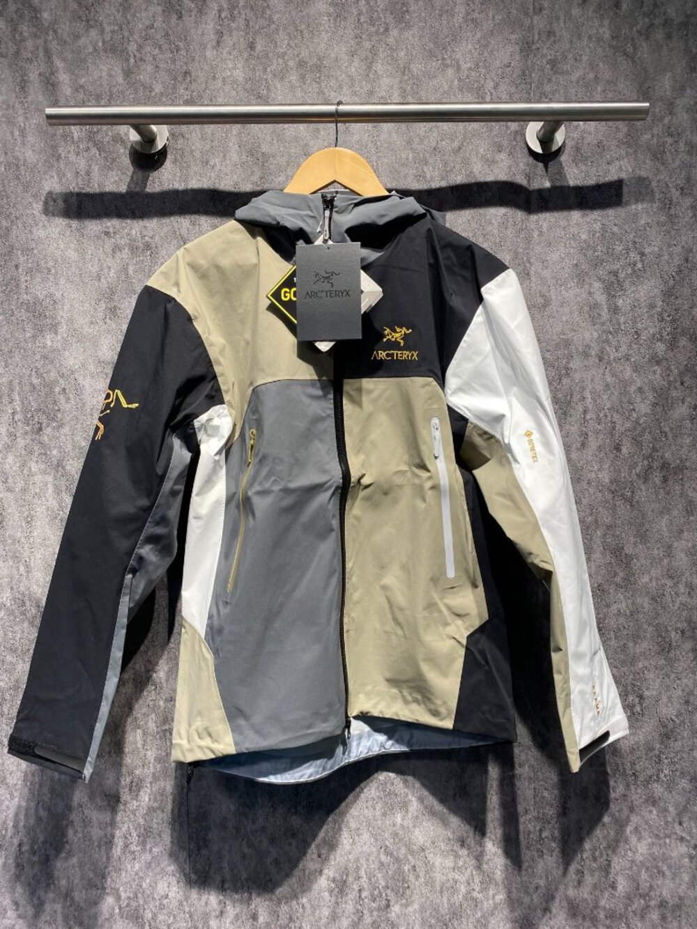 Arc'teryx BEAMS Hardshell JacketL